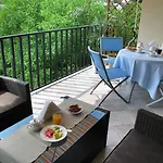 Ξενοδοχείο με διαμερίσματα Wawabed Bed & Breakfast Hotel Butikowy 3*